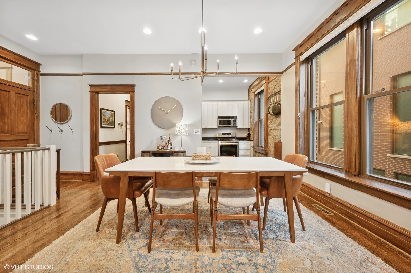 2147 N Kenmore Avenue Unit: 1S