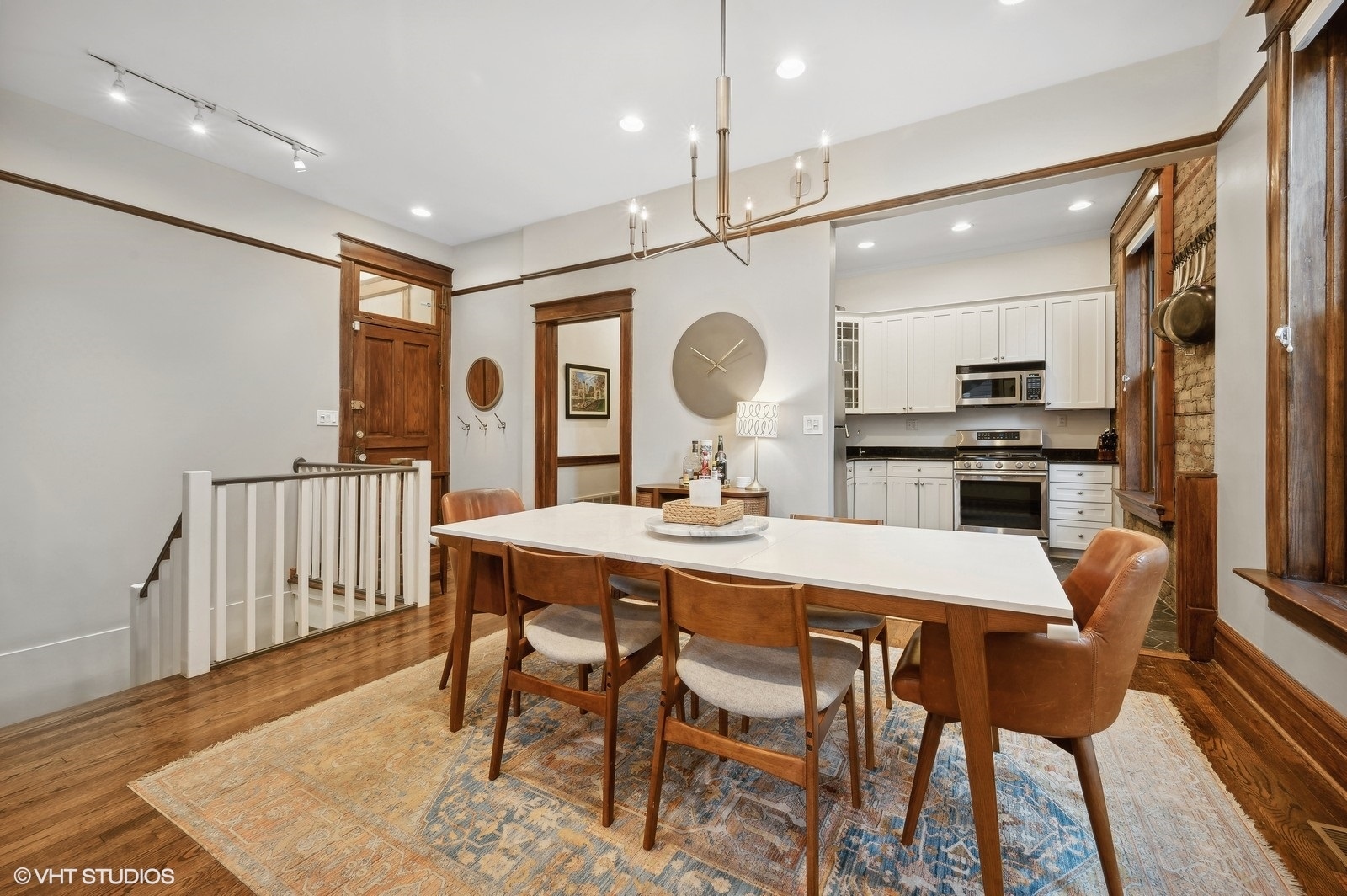 2147 N Kenmore Avenue Unit: 1S