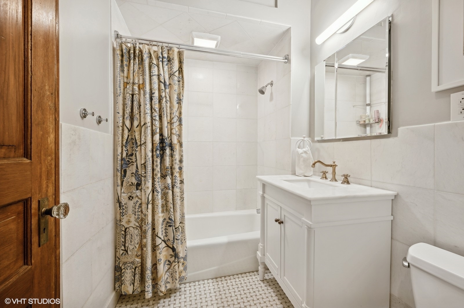 2147 N Kenmore Avenue Unit: 1S