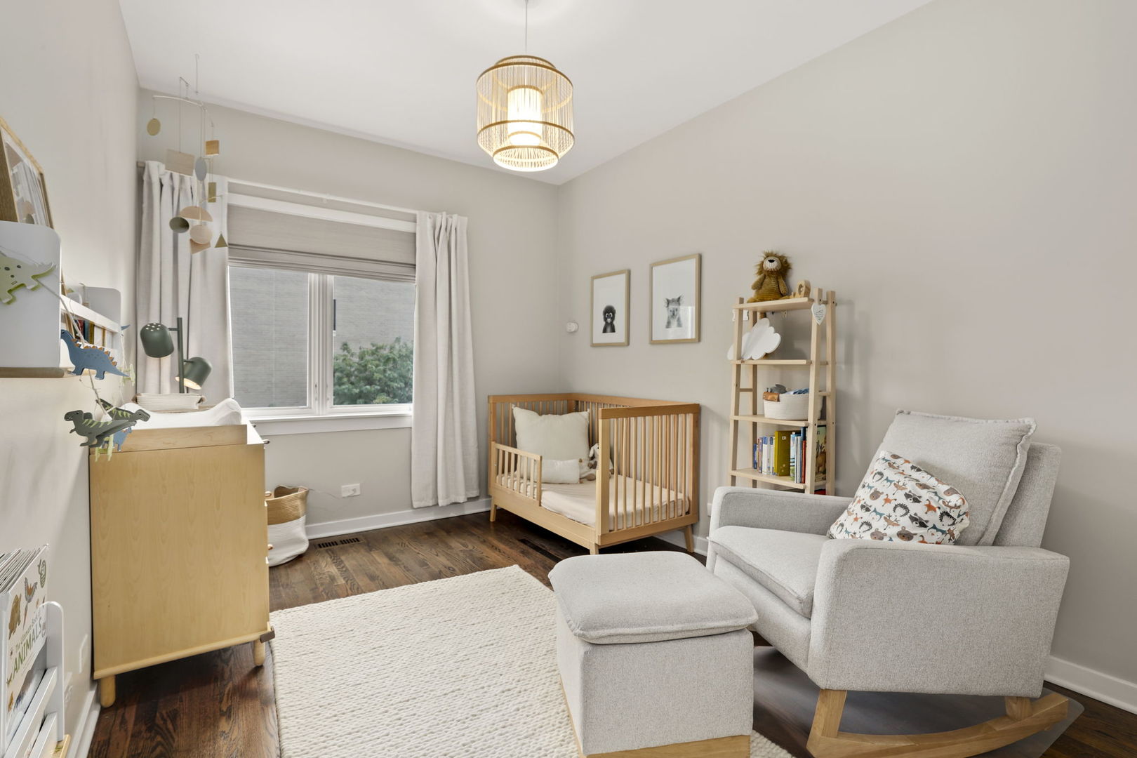 1352 W Wrightwood Avenue