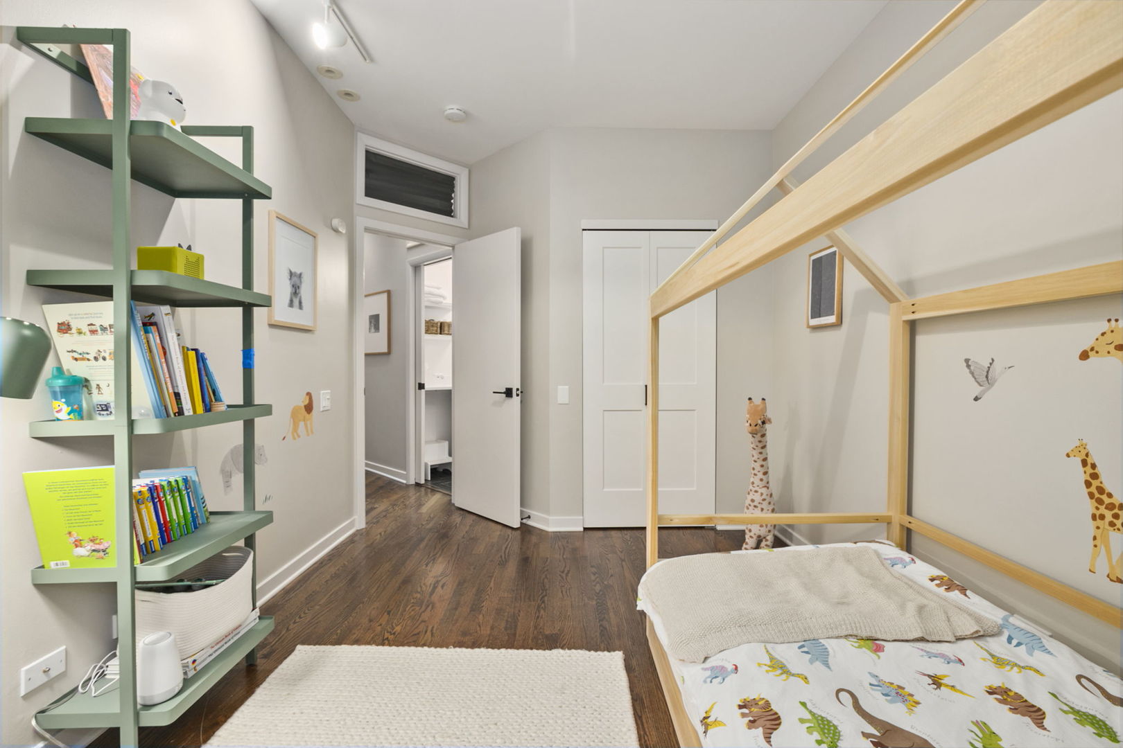 1352 W Wrightwood Avenue