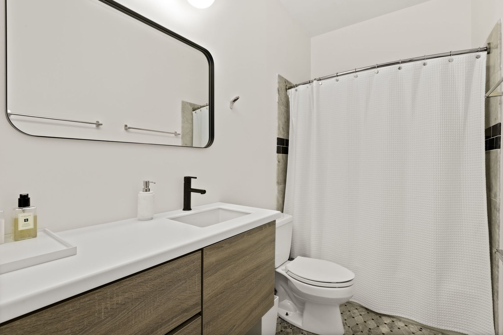 1352 W Wrightwood Avenue