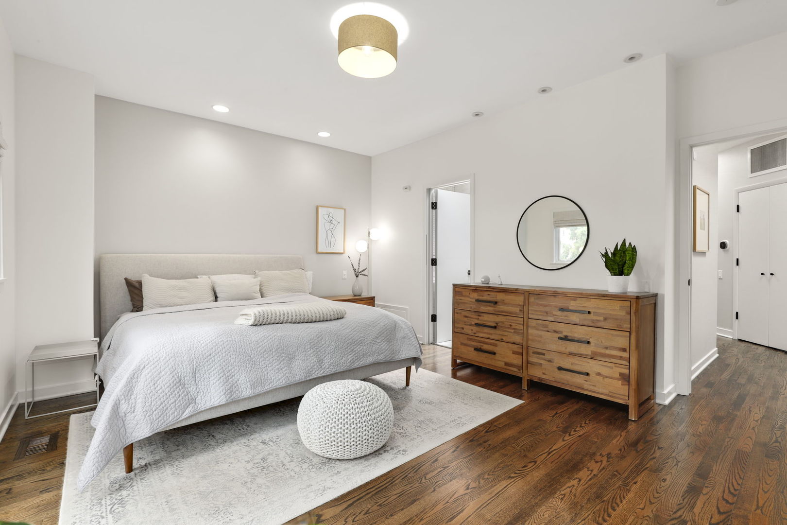 1352 W Wrightwood Avenue