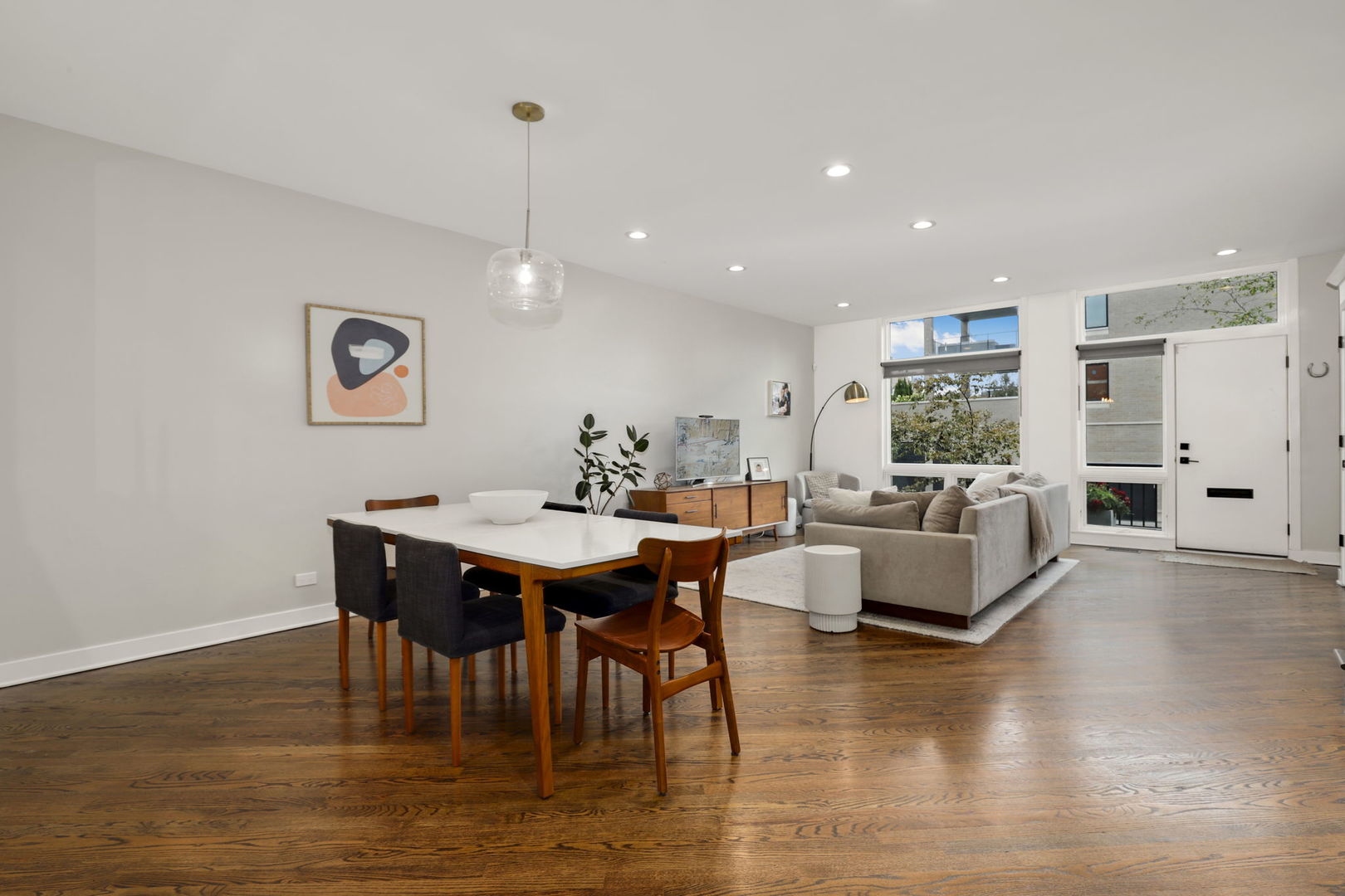 1352 W Wrightwood Avenue