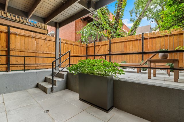 1352 W Wrightwood Avenue