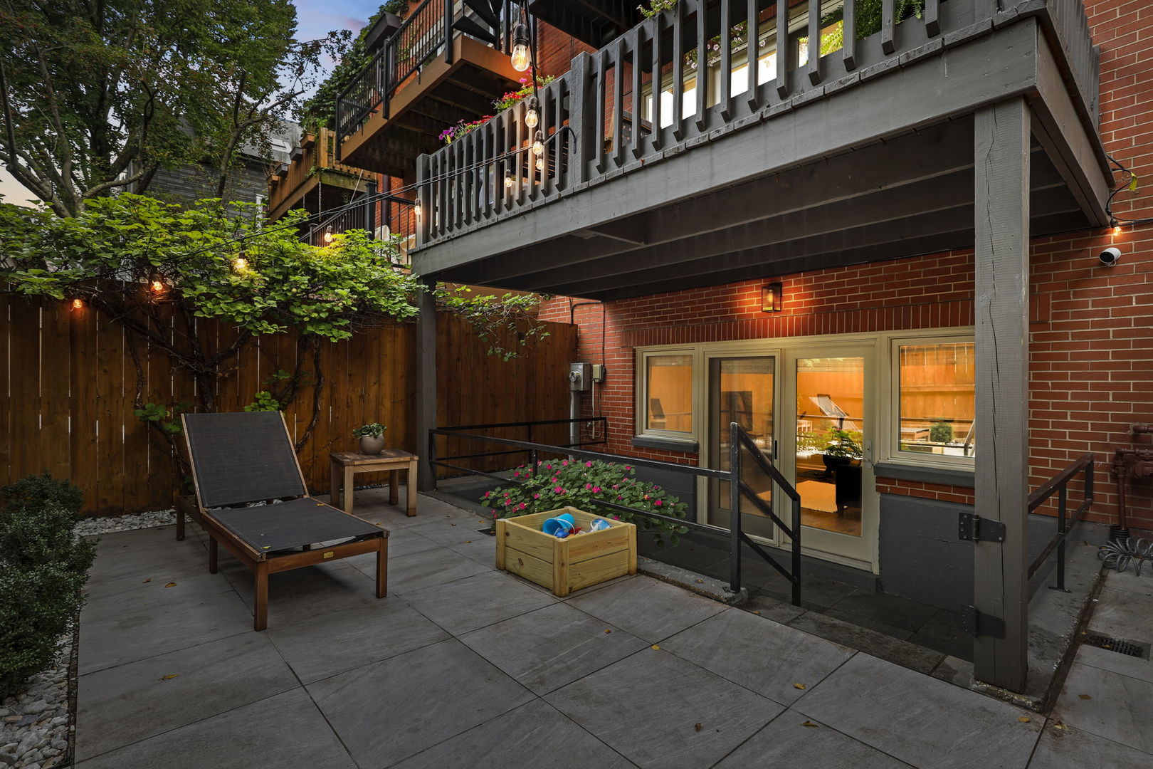 1352 W Wrightwood Avenue