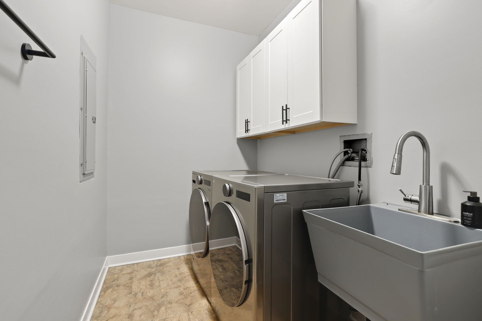 1352 W Wrightwood Avenue