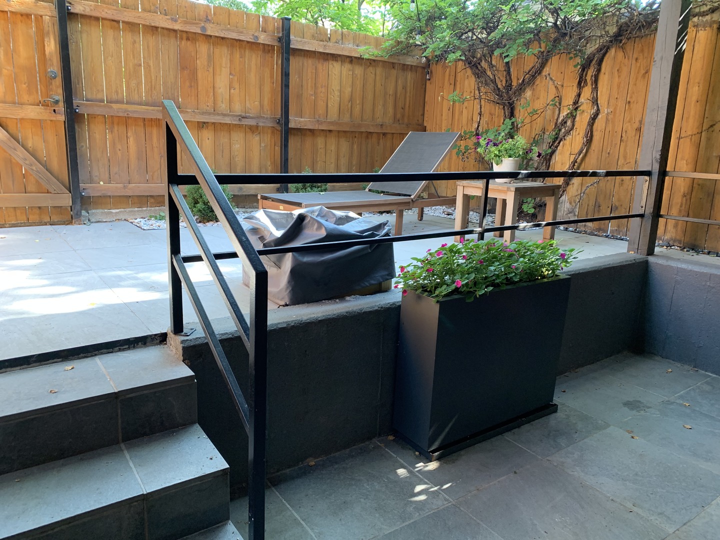 1352 W Wrightwood Avenue