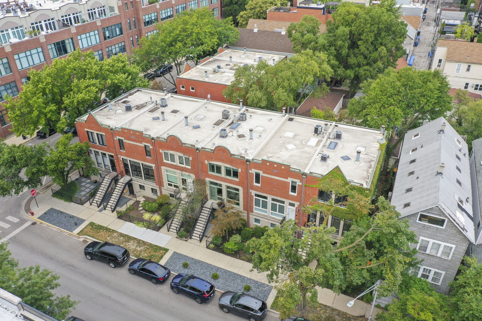 1352 W Wrightwood Avenue