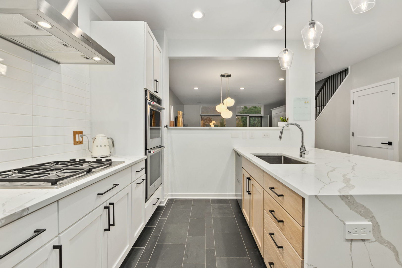 1352 W Wrightwood Avenue