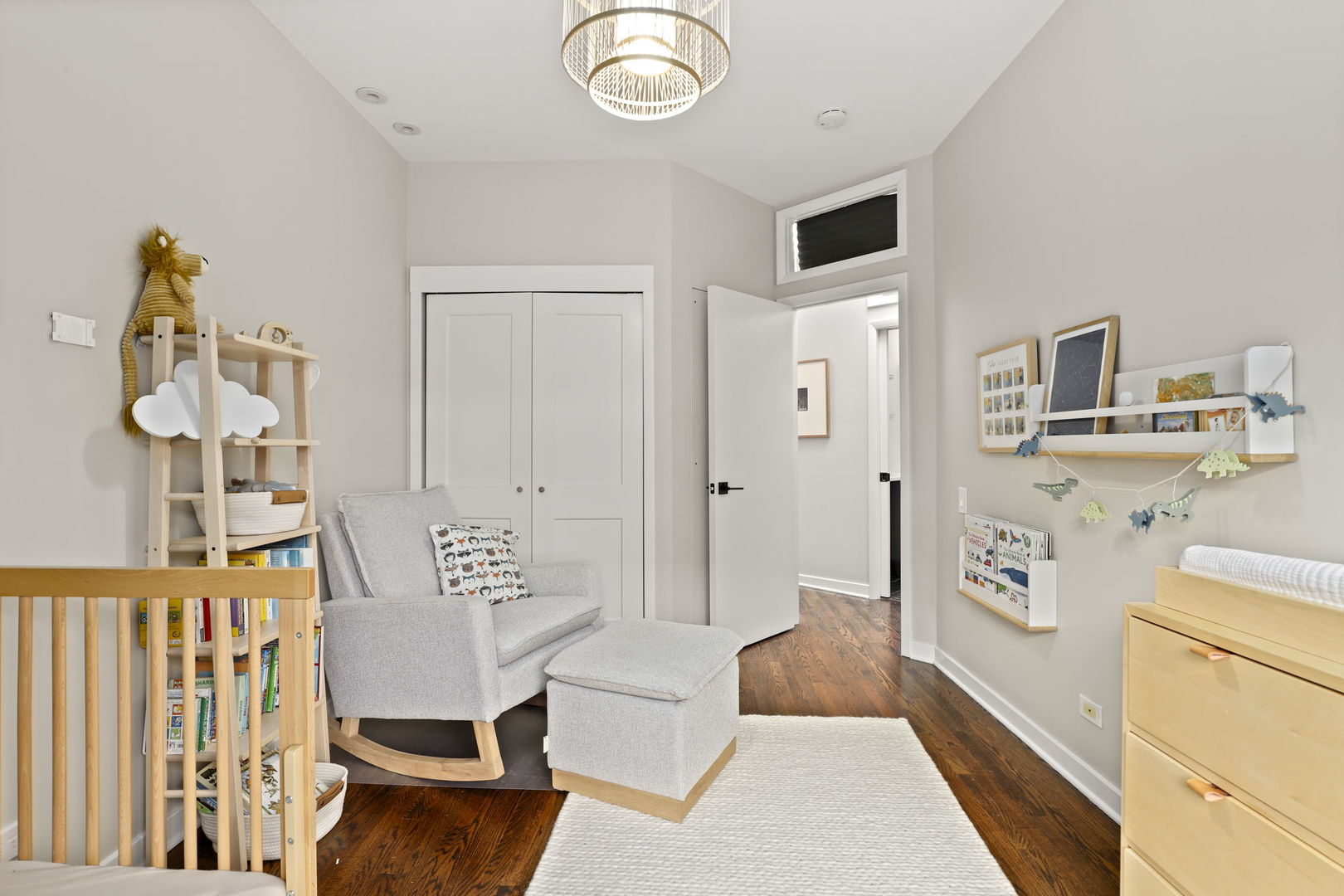 1352 W Wrightwood Avenue