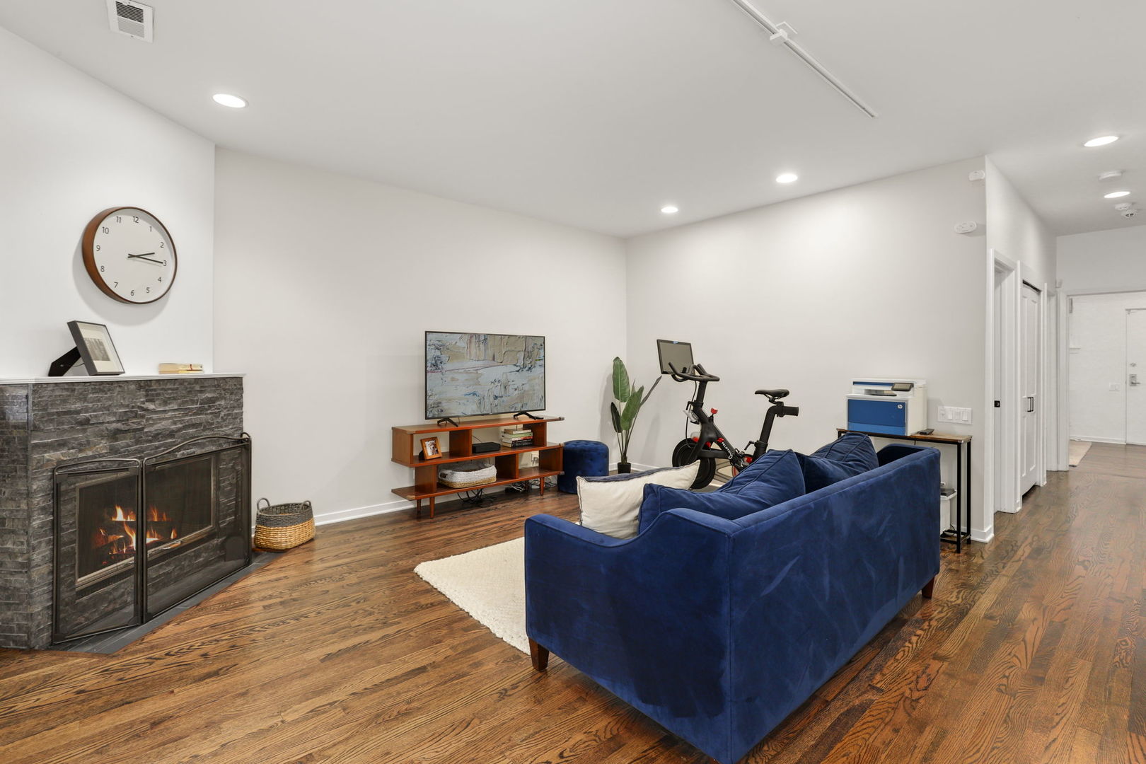 1352 W Wrightwood Avenue