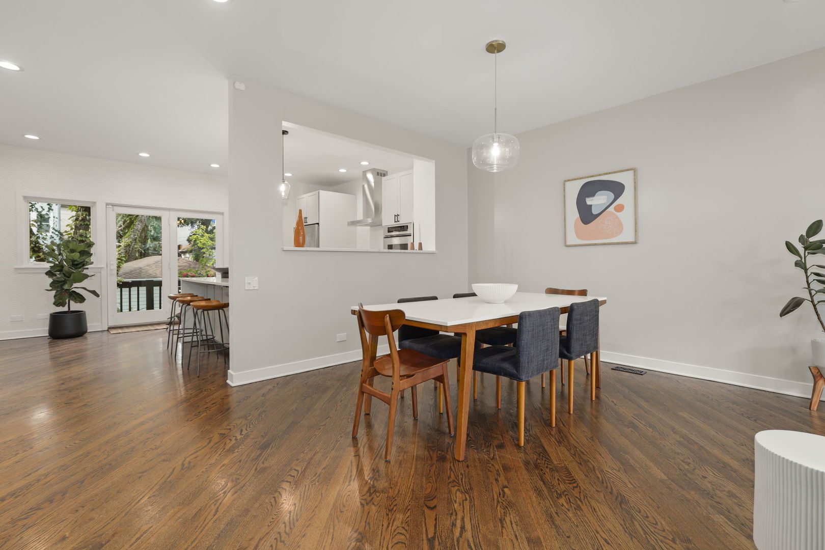 1352 W Wrightwood Avenue