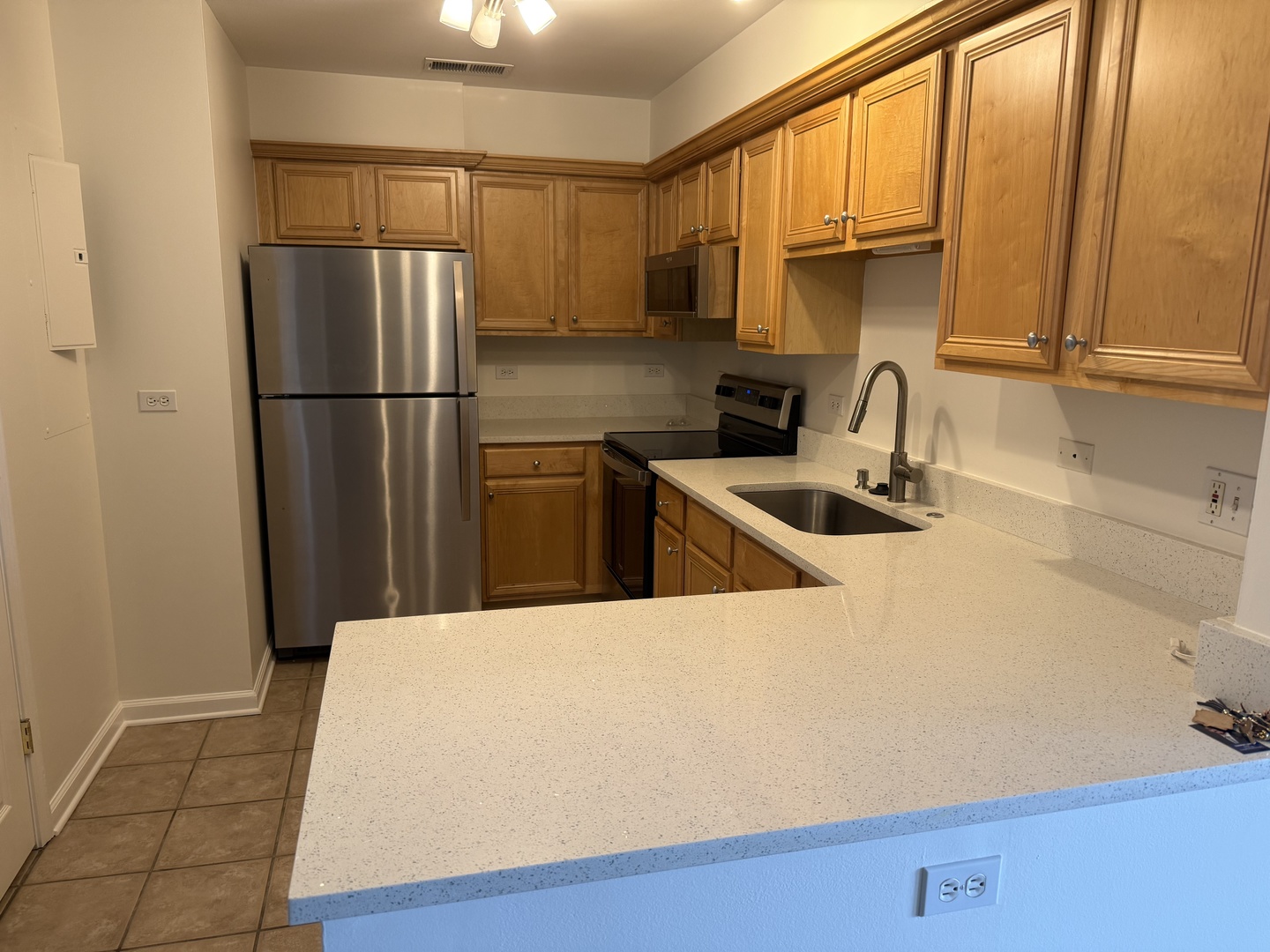 1635 N Milwaukee Avenue Unit: 403