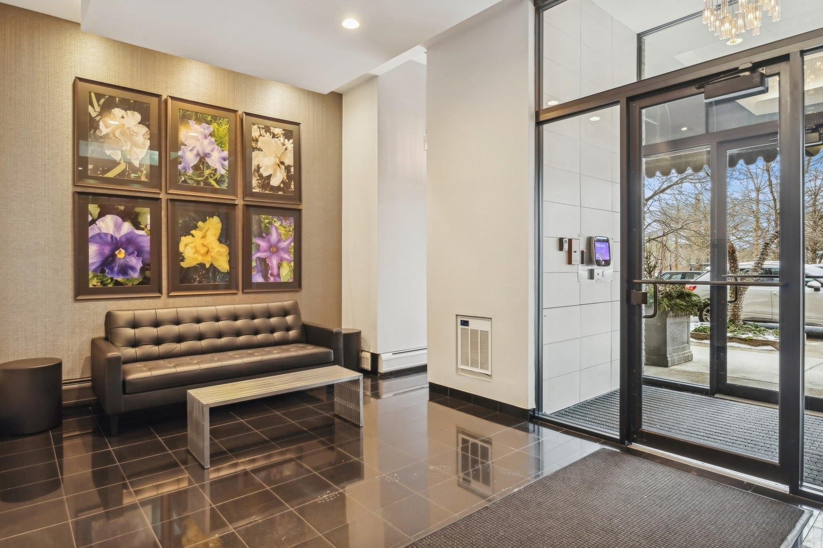 2144 N Lincoln Park West Unit: 16AD