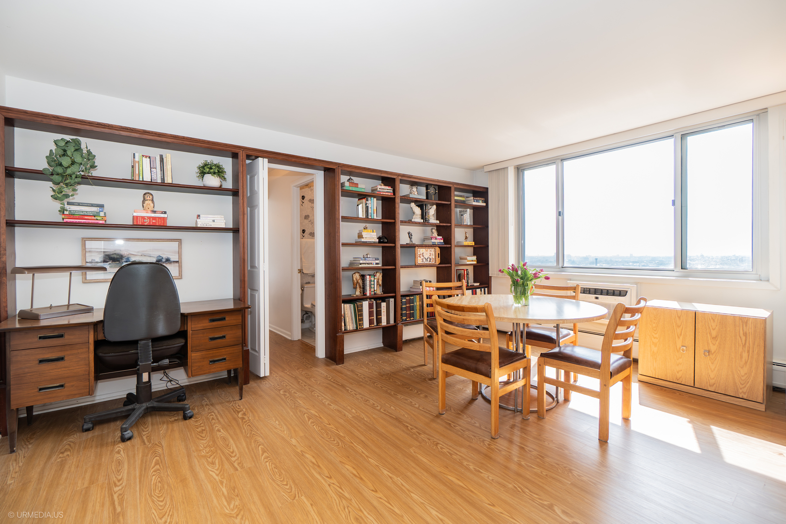 2144 N Lincoln Park West Unit: 16AD