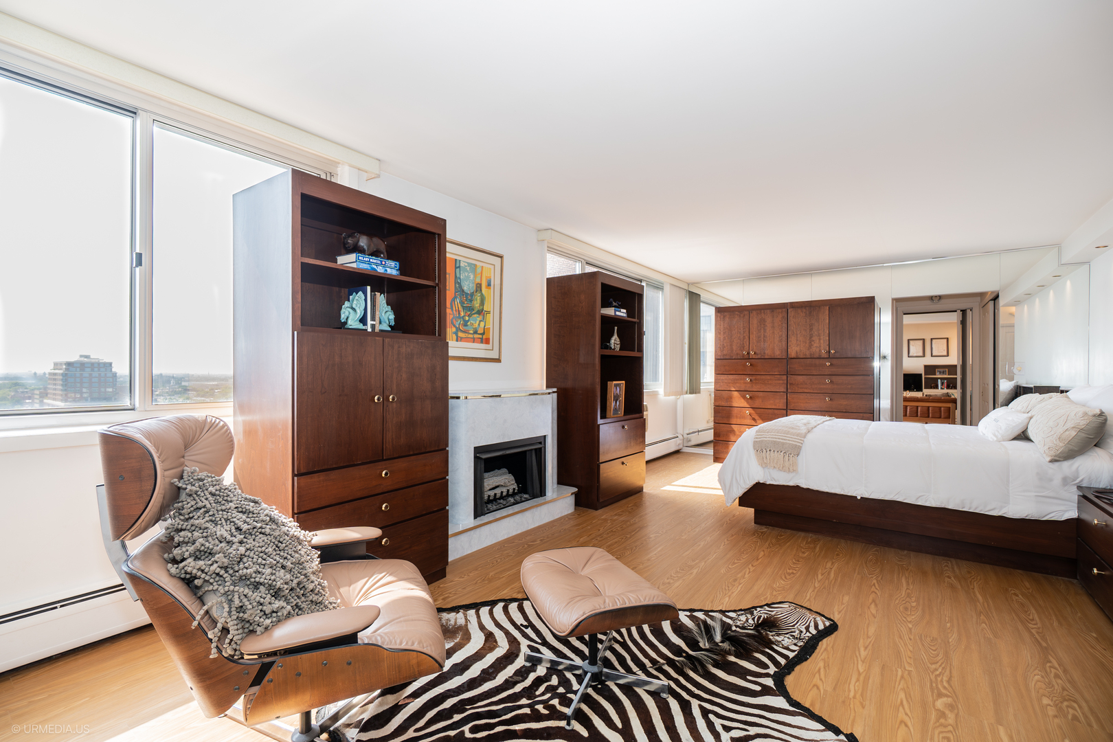 2144 N Lincoln Park West Unit: 16AD