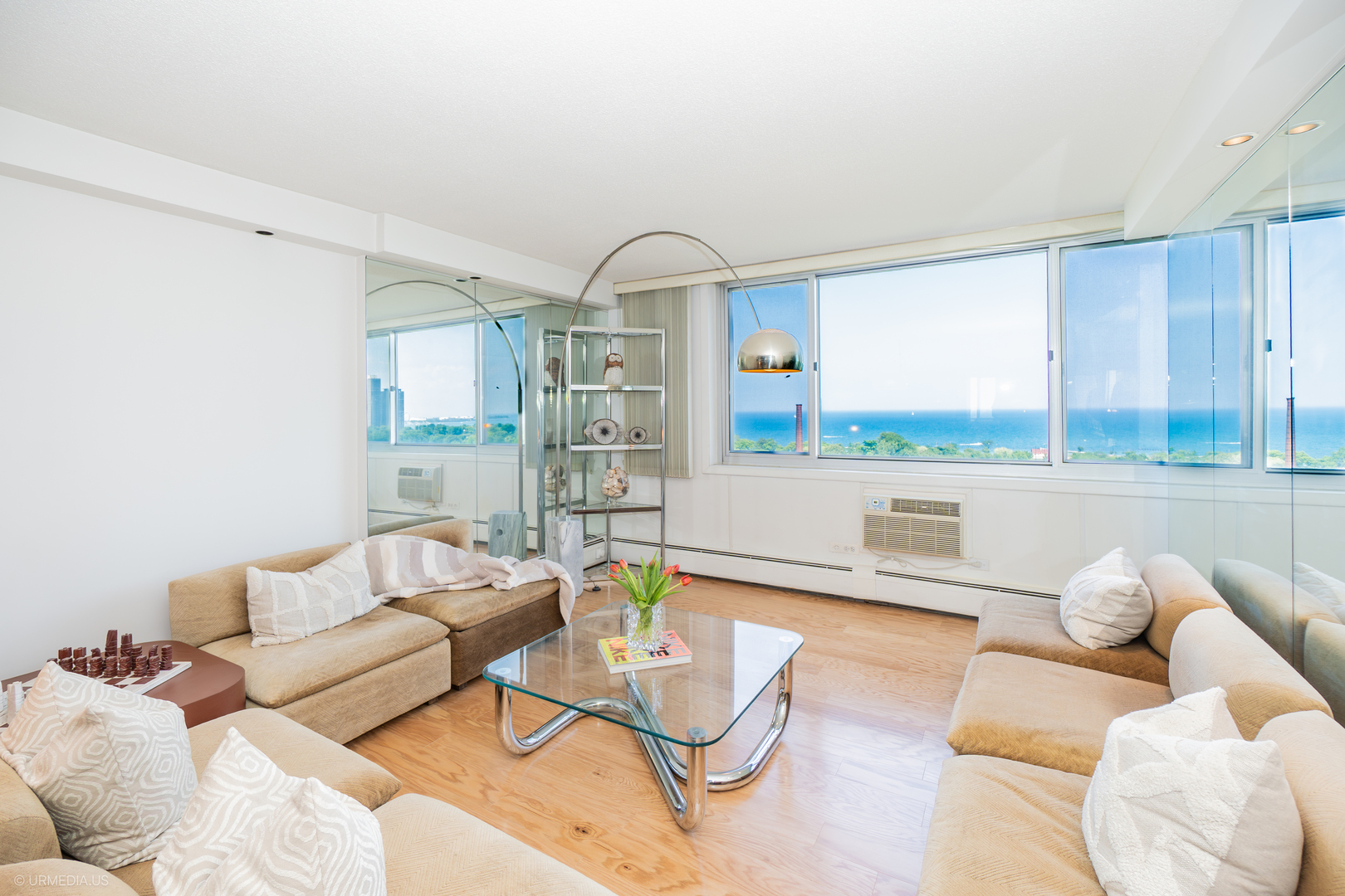 2144 N Lincoln Park West Unit: 16AD