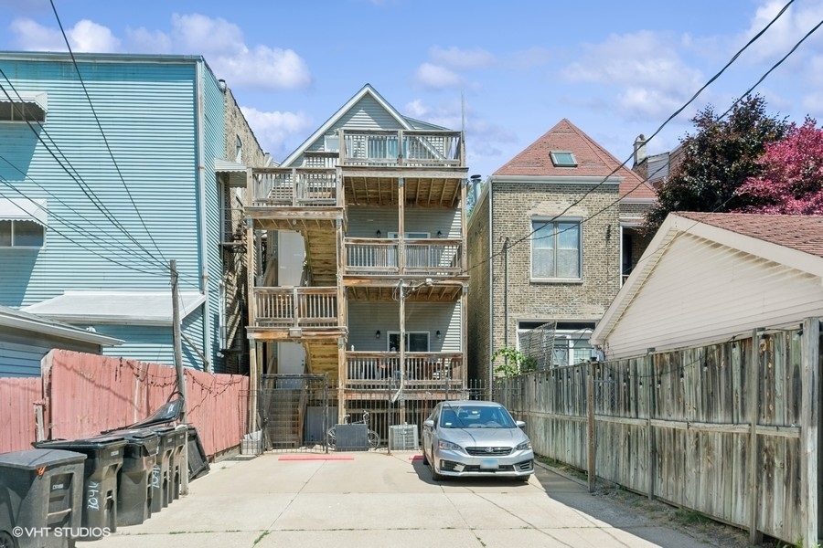 1037 W Oakdale Avenue Unit: 2