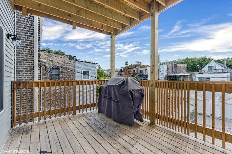 1037 W Oakdale Avenue Unit: 2