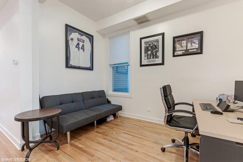 1037 W Oakdale Avenue Unit: 2