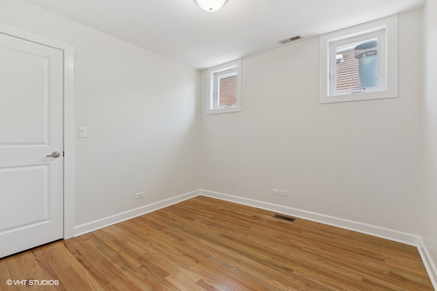 1037 W Oakdale Avenue Unit: 2