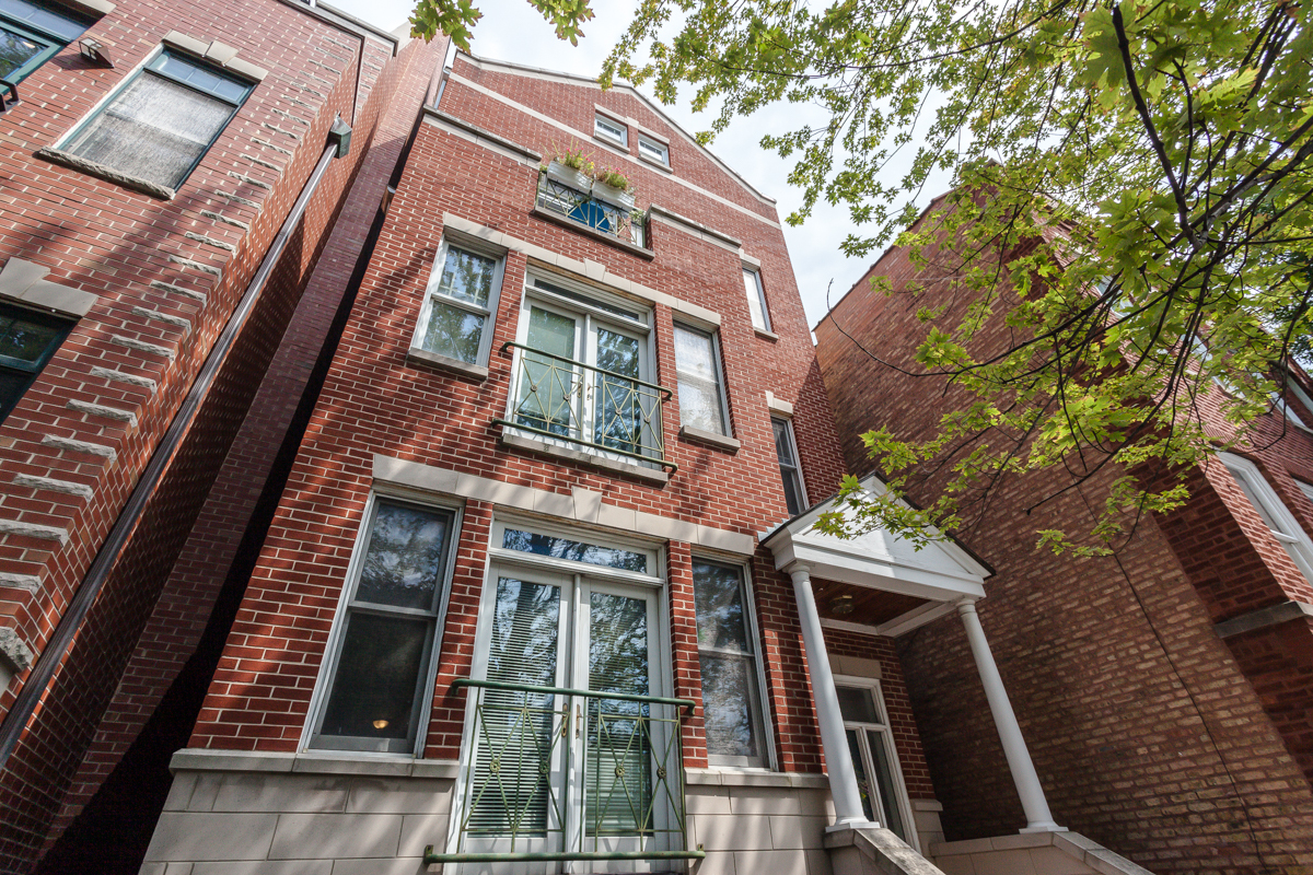 3835 N Southport Avenue Unit: 3