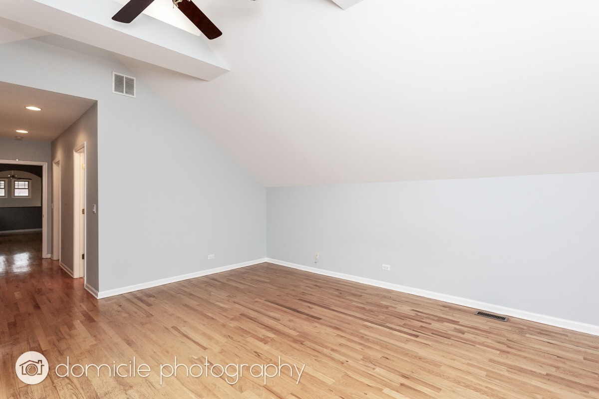 3835 N Southport Avenue Unit: 3