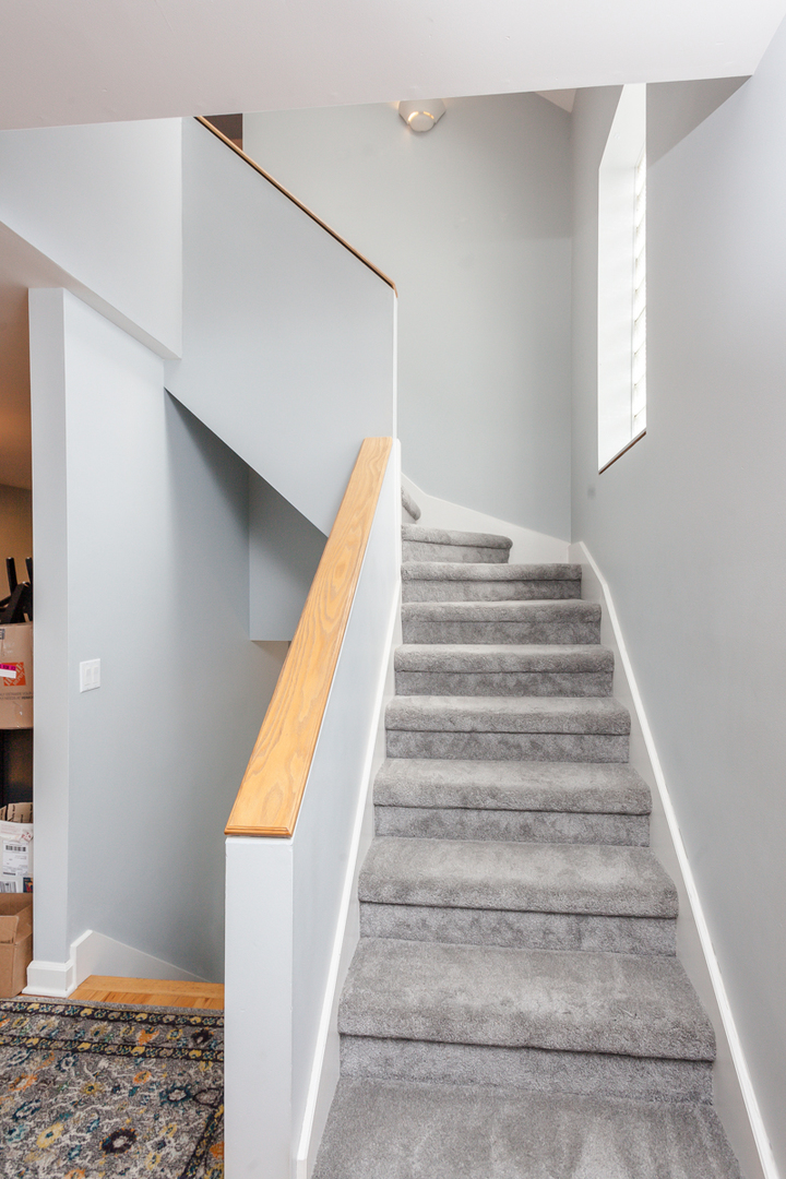 3835 N Southport Avenue Unit: 3