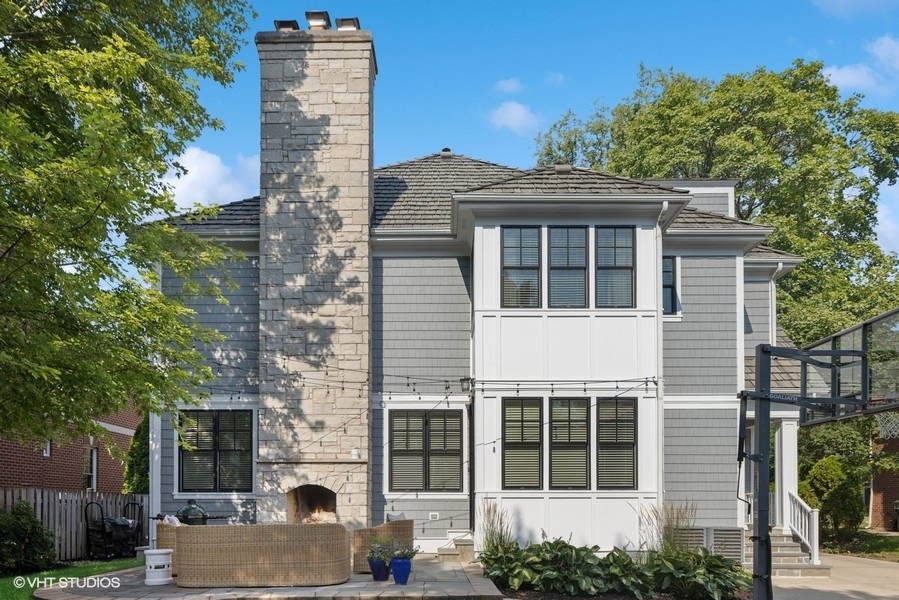 233 N COUNTY LINE Road