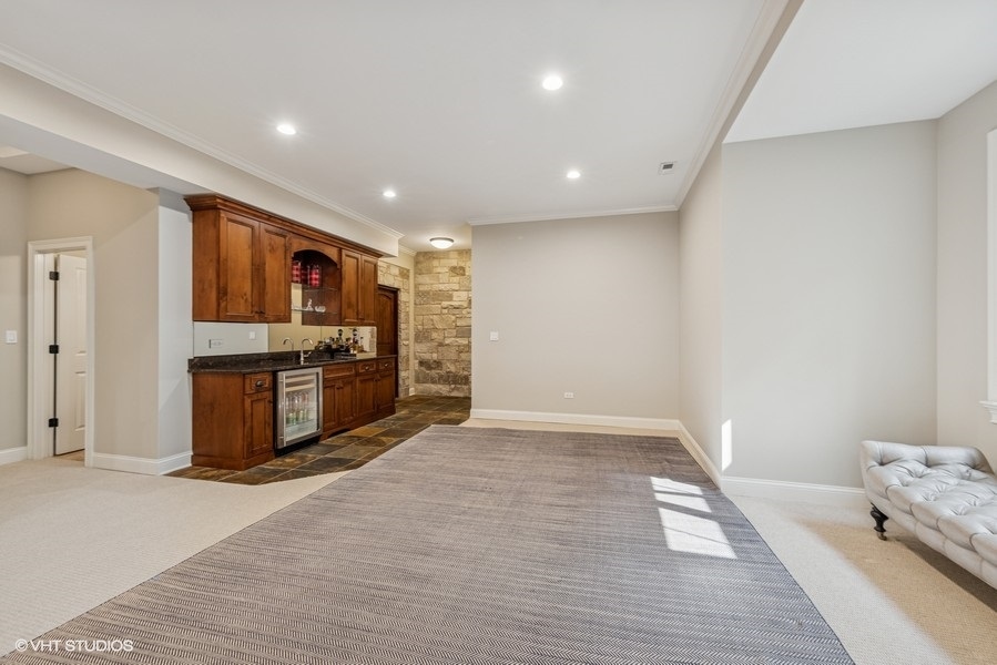 233 N COUNTY LINE Road