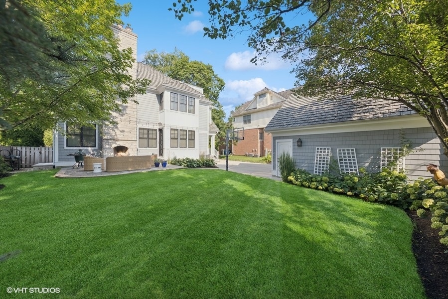 233 N COUNTY LINE Road