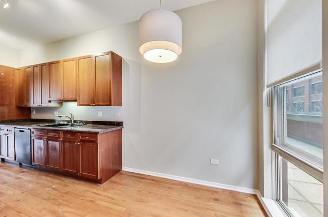 324 N Jefferson Street Unit: 302