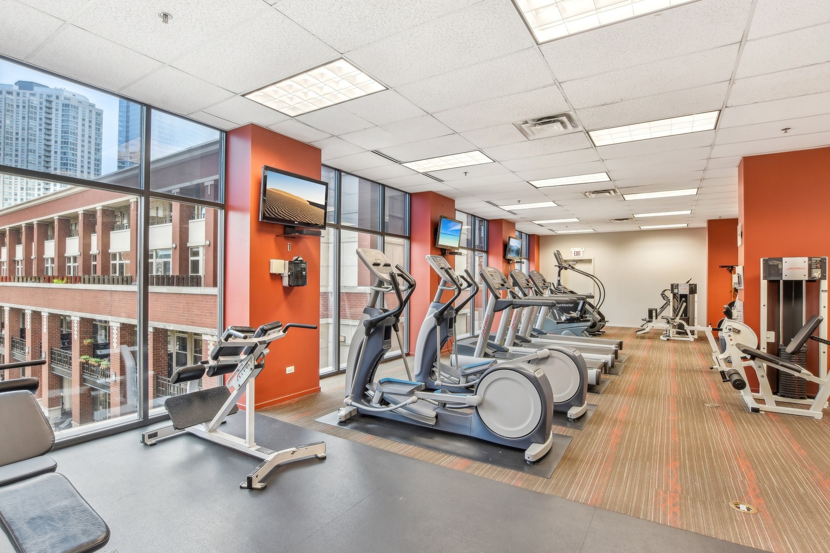 324 N Jefferson Street Unit: 302