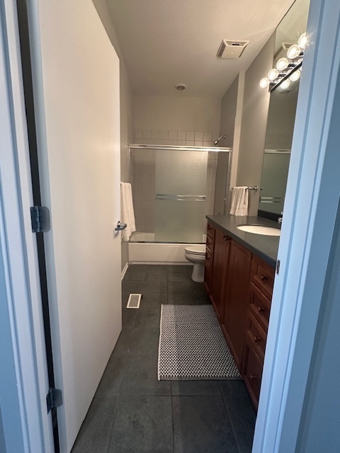 324 N Jefferson Street Unit: 302