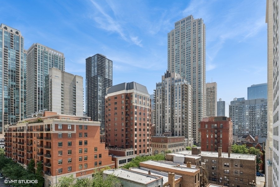 56 W HURON Street Unit: 7