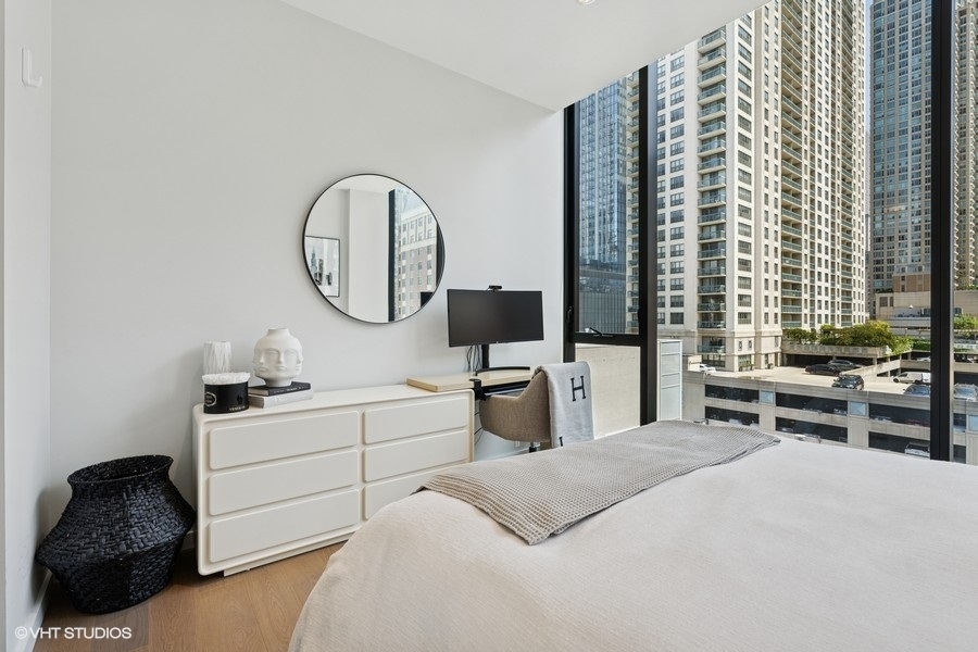 56 W HURON Street Unit: 7
