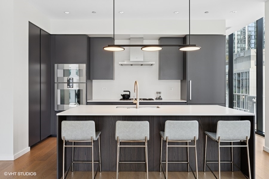 56 W HURON Street Unit: 7