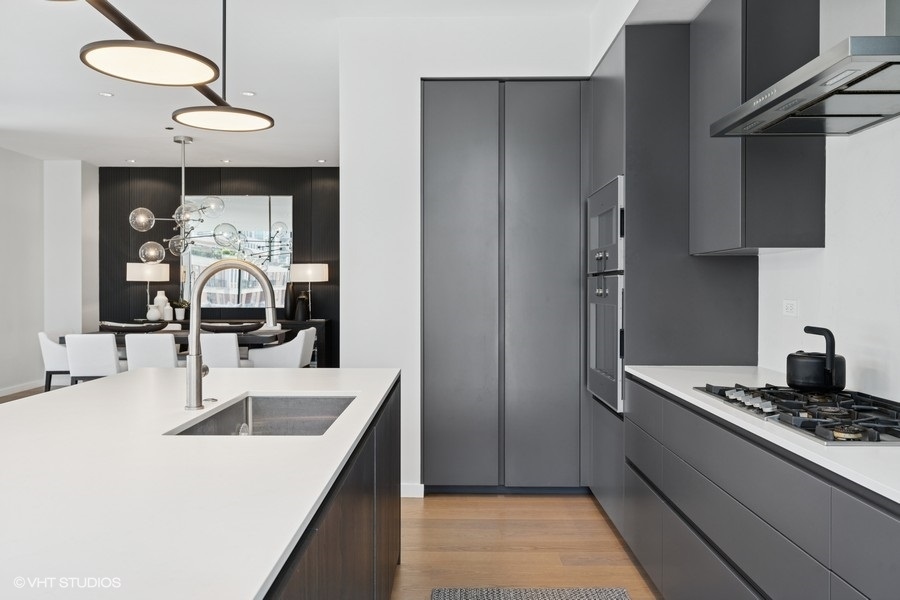 56 W HURON Street Unit: 7