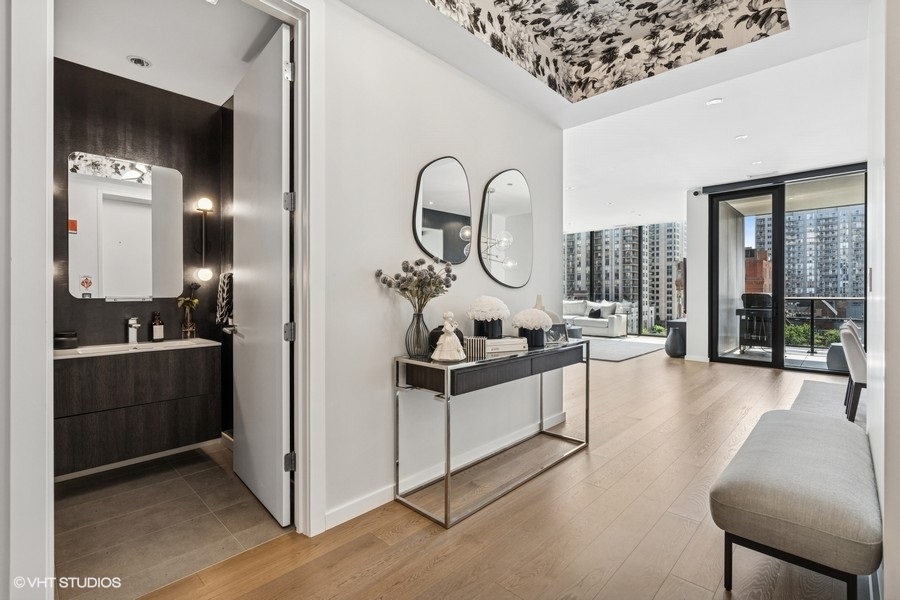 56 W HURON Street Unit: 7