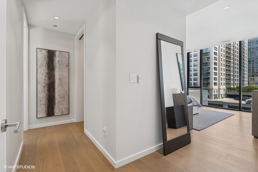 56 W HURON Street Unit: 7