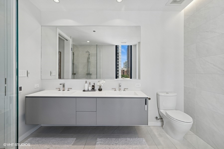 56 W HURON Street Unit: 7