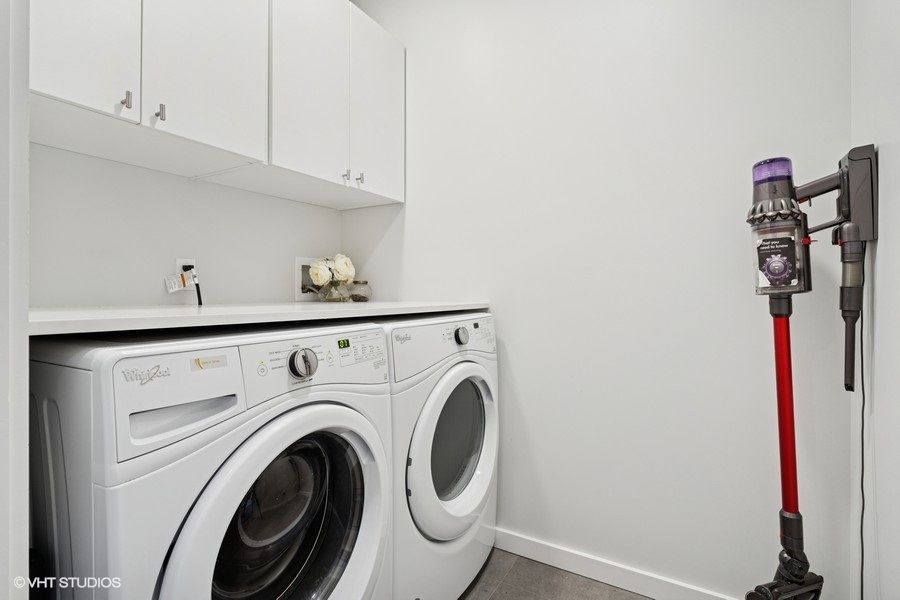 56 W HURON Street Unit: 7