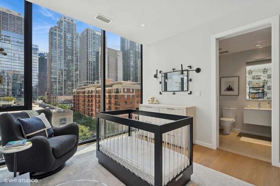 56 W HURON Street Unit: 7