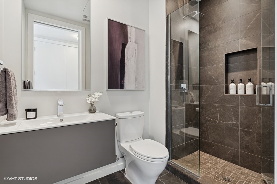 56 W HURON Street Unit: 7