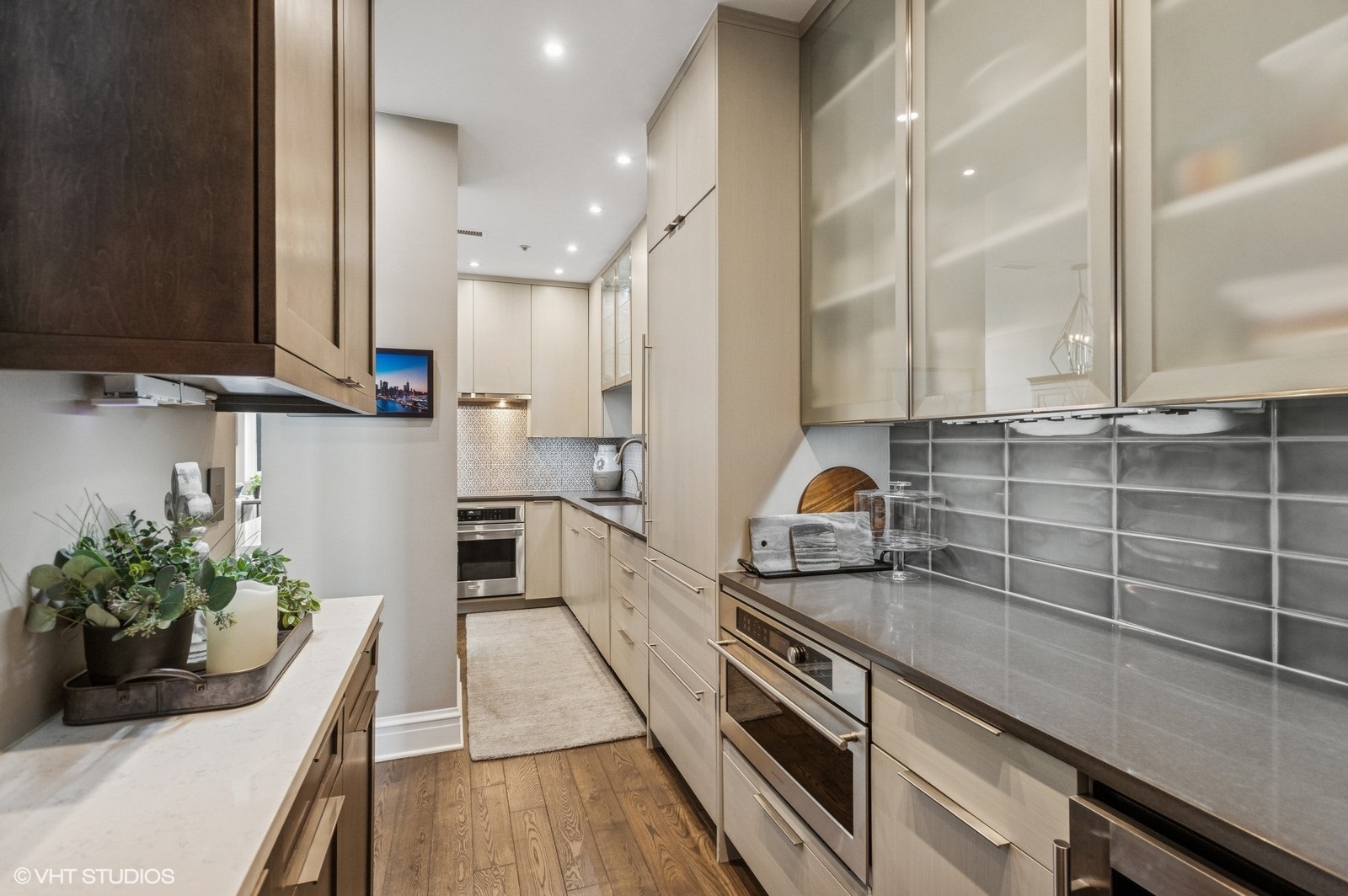 330 S MICHIGAN Avenue Unit: 1607