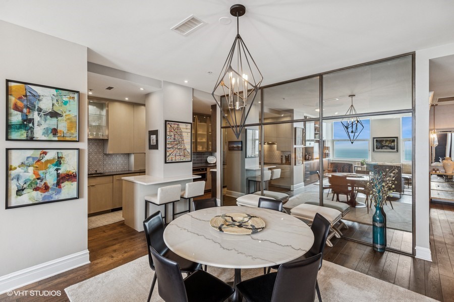 330 S MICHIGAN Avenue Unit: 1607