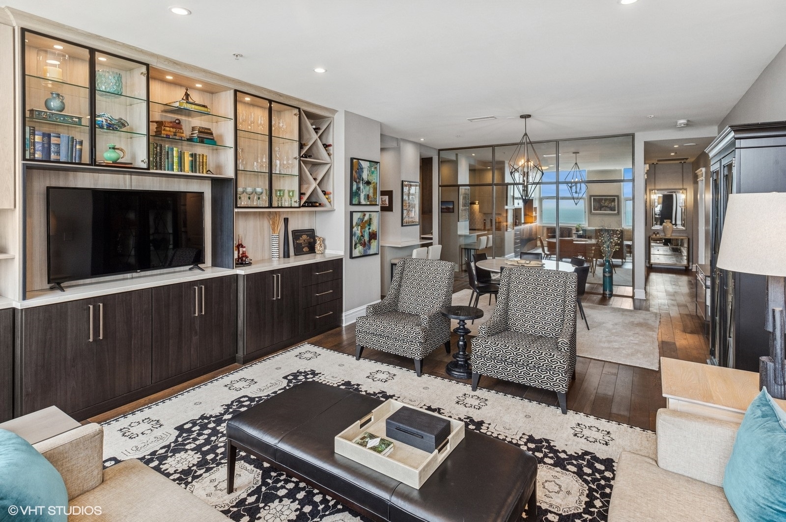 330 S MICHIGAN Avenue Unit: 1607