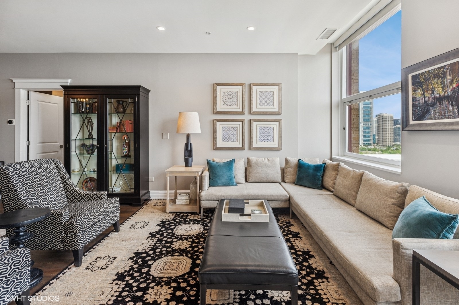 330 S MICHIGAN Avenue Unit: 1607