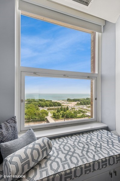 330 S MICHIGAN Avenue Unit: 1607
